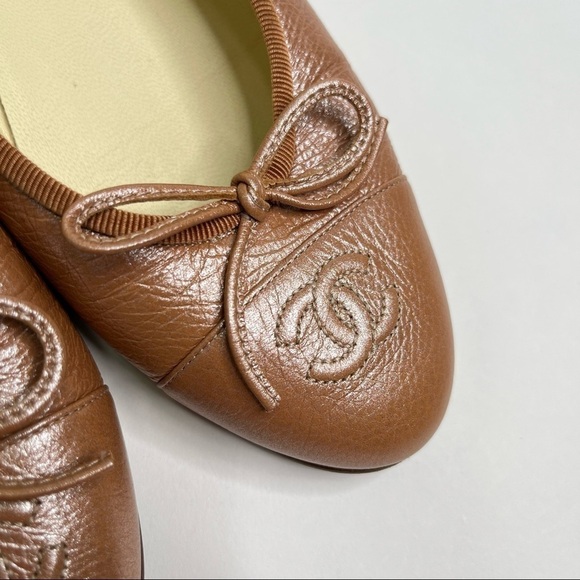 CHANEL Metallic Pink Flats - Picture 7 of 13